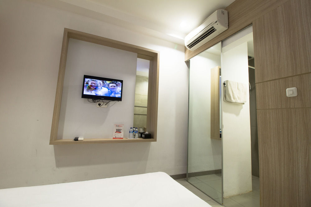 Reddoorz Plus @ Setiabudi Eight Jakarta Exterior foto